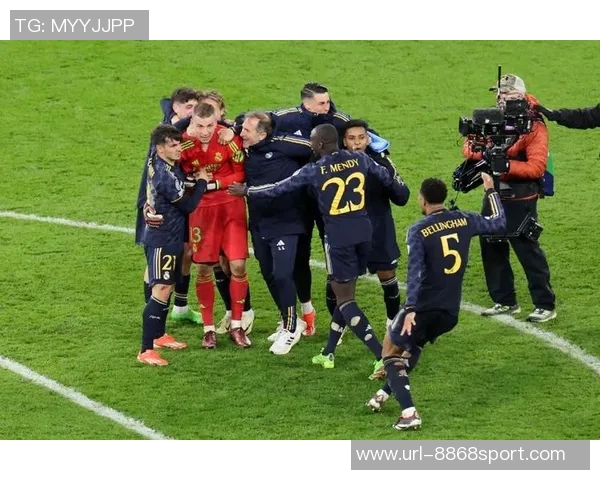 巴黎扳回一球杜埃制造点球贡萨洛拉莫斯稳健罚入扳平比分