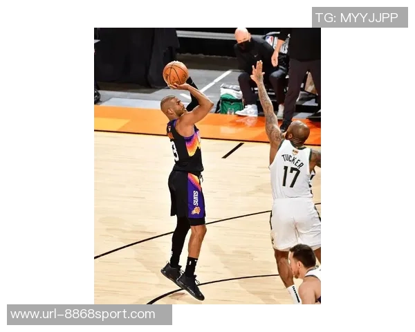 布克谈投篮手部动作是否算球的一部分引发热议